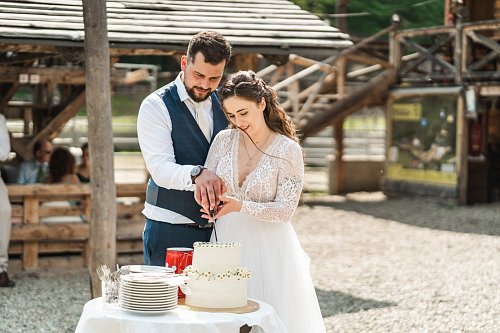 SALOON - Svadba sl. Strnková