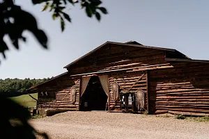 STODOLA - Svadba sl. Caitlin Allen