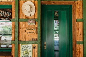 Izba Šeriff R13 dole