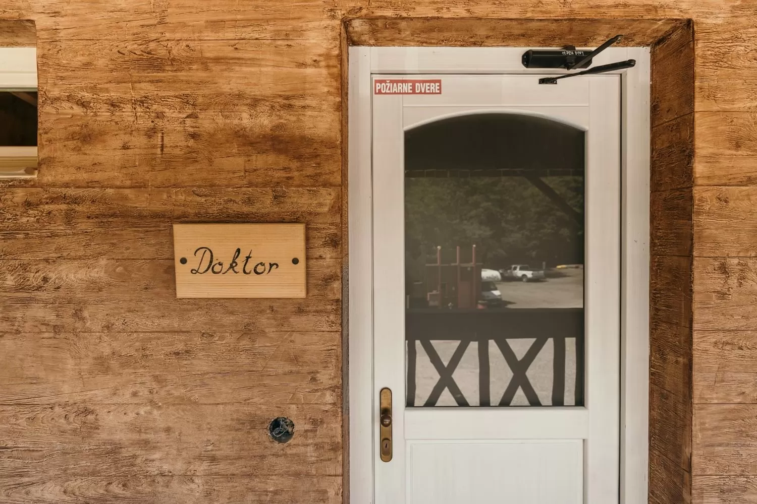Izba Doktor M+M hore