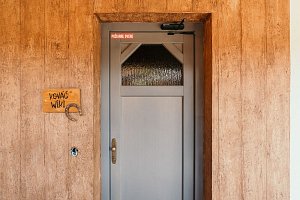 Izba Kováč Wiki hore